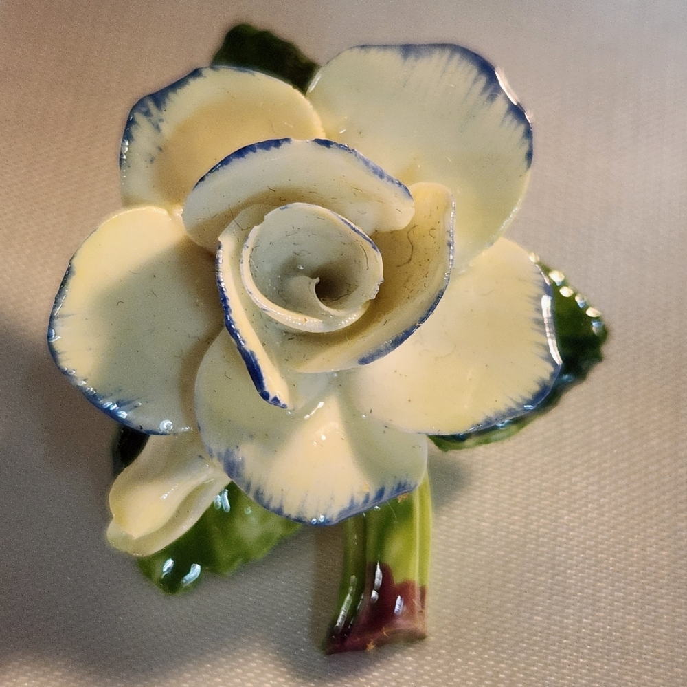 Vintage Royal Park Fine Bone China White Rose Flower Brooch Pin England IOB